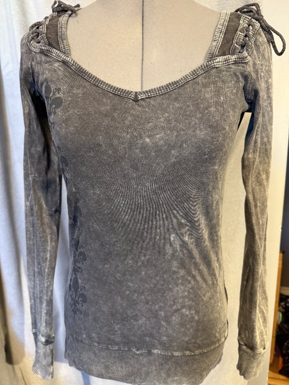 Treasure Rock - Grey Long Sleeve Top with Details - Size S